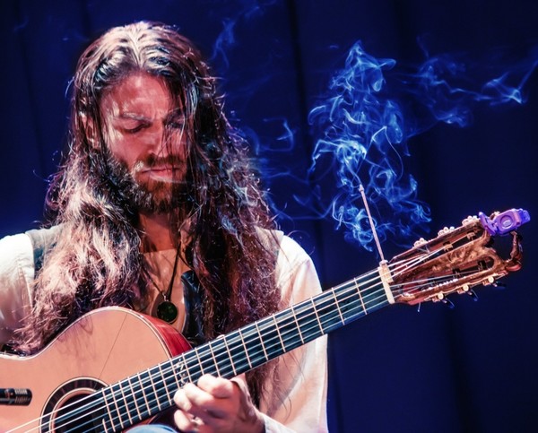 Estas Tonne